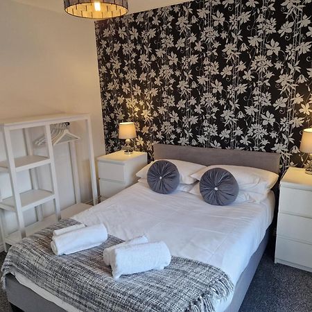 Hereford - Mayflower Coach House, Modern 2 Bedroom Property With Parking, Located South Of Hereford City, Suitable For Small Family, Couple Or Contractors - Sleeps Up To 5 Guests - Hosted By Rentmyhouse Kültér fotó