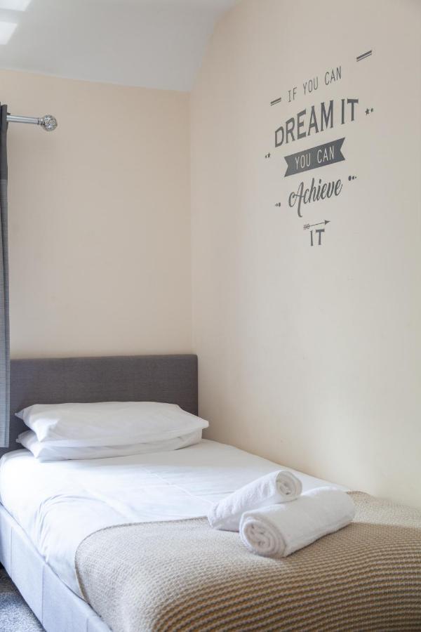 Hereford - Mayflower Coach House, Modern 2 Bedroom Property With Parking, Located South Of Hereford City, Suitable For Small Family, Couple Or Contractors - Sleeps Up To 5 Guests - Hosted By Rentmyhouse Kültér fotó
