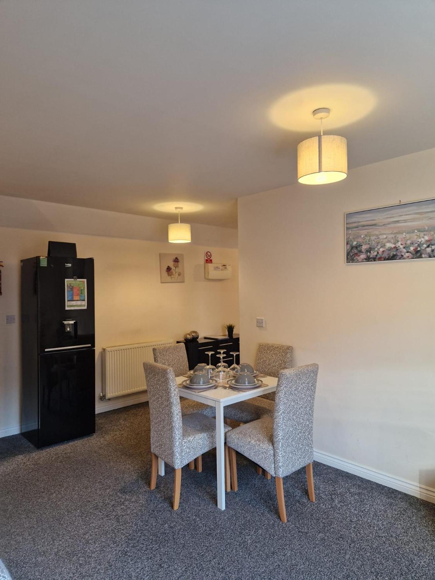Hereford - Mayflower Coach House, Modern 2 Bedroom Property With Parking, Located South Of Hereford City, Suitable For Small Family, Couple Or Contractors - Sleeps Up To 5 Guests - Hosted By Rentmyhouse Kültér fotó