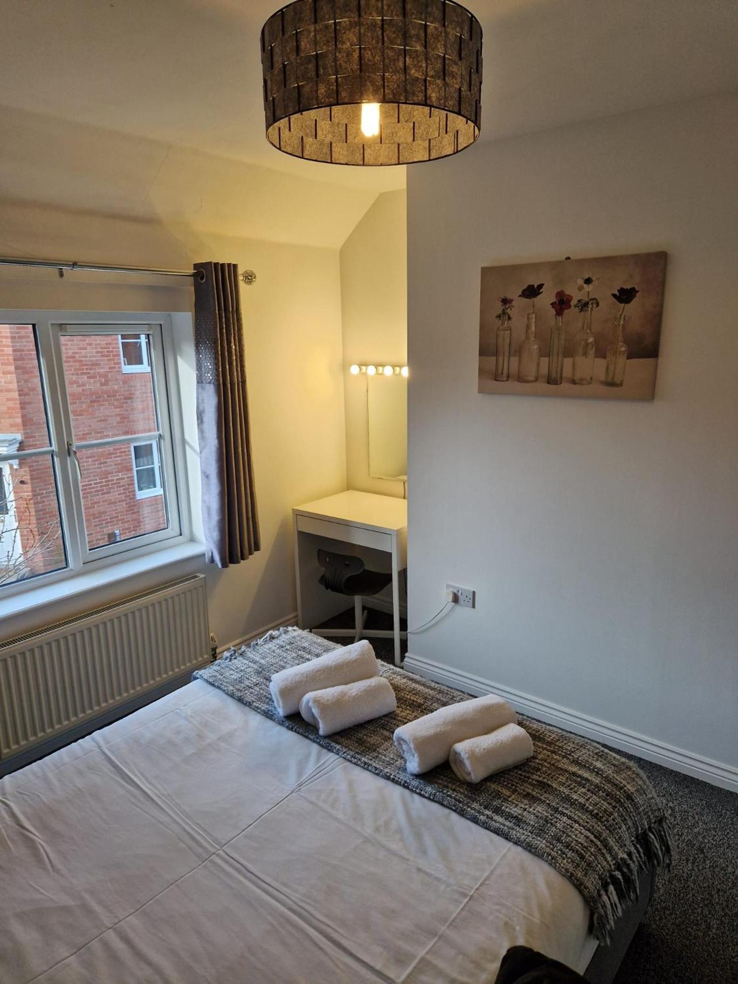 Hereford - Mayflower Coach House, Modern 2 Bedroom Property With Parking, Located South Of Hereford City, Suitable For Small Family, Couple Or Contractors - Sleeps Up To 5 Guests - Hosted By Rentmyhouse Kültér fotó