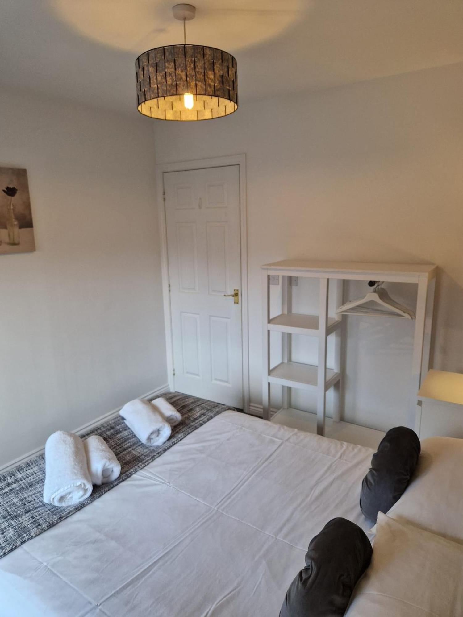 Hereford - Mayflower Coach House, Modern 2 Bedroom Property With Parking, Located South Of Hereford City, Suitable For Small Family, Couple Or Contractors - Sleeps Up To 5 Guests - Hosted By Rentmyhouse Kültér fotó